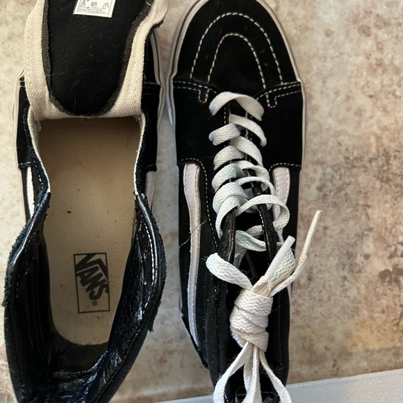 Vans high tops. Youth - Picture 3 of 5